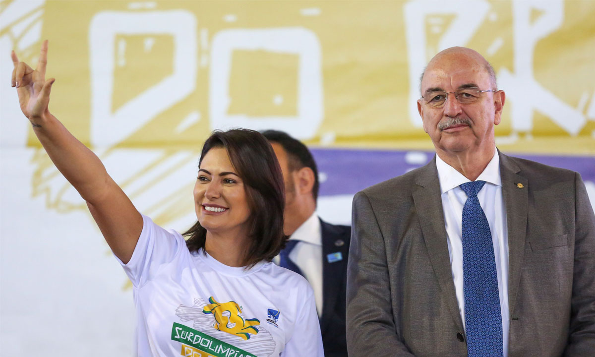 A primeira-dama Michelle Bolsonaro e o ex-ministro Osmar Terra (Foto: Abelardo Mendes Jr./Ministério da Cidadania)